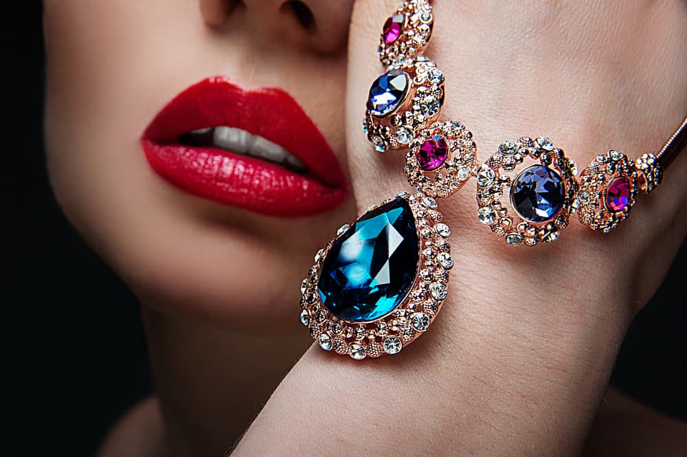 Teal Sapphire Deals – Get the Best Price at Nash Gems