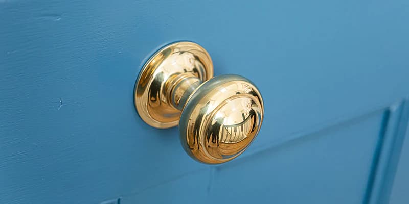 Elegant Brass, Porcelain &amp; Glass Door Handles Online