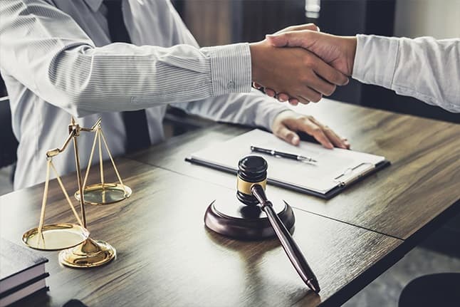 How a Maryland Divorce Lawyer Supports Clients Emotionally and Legally