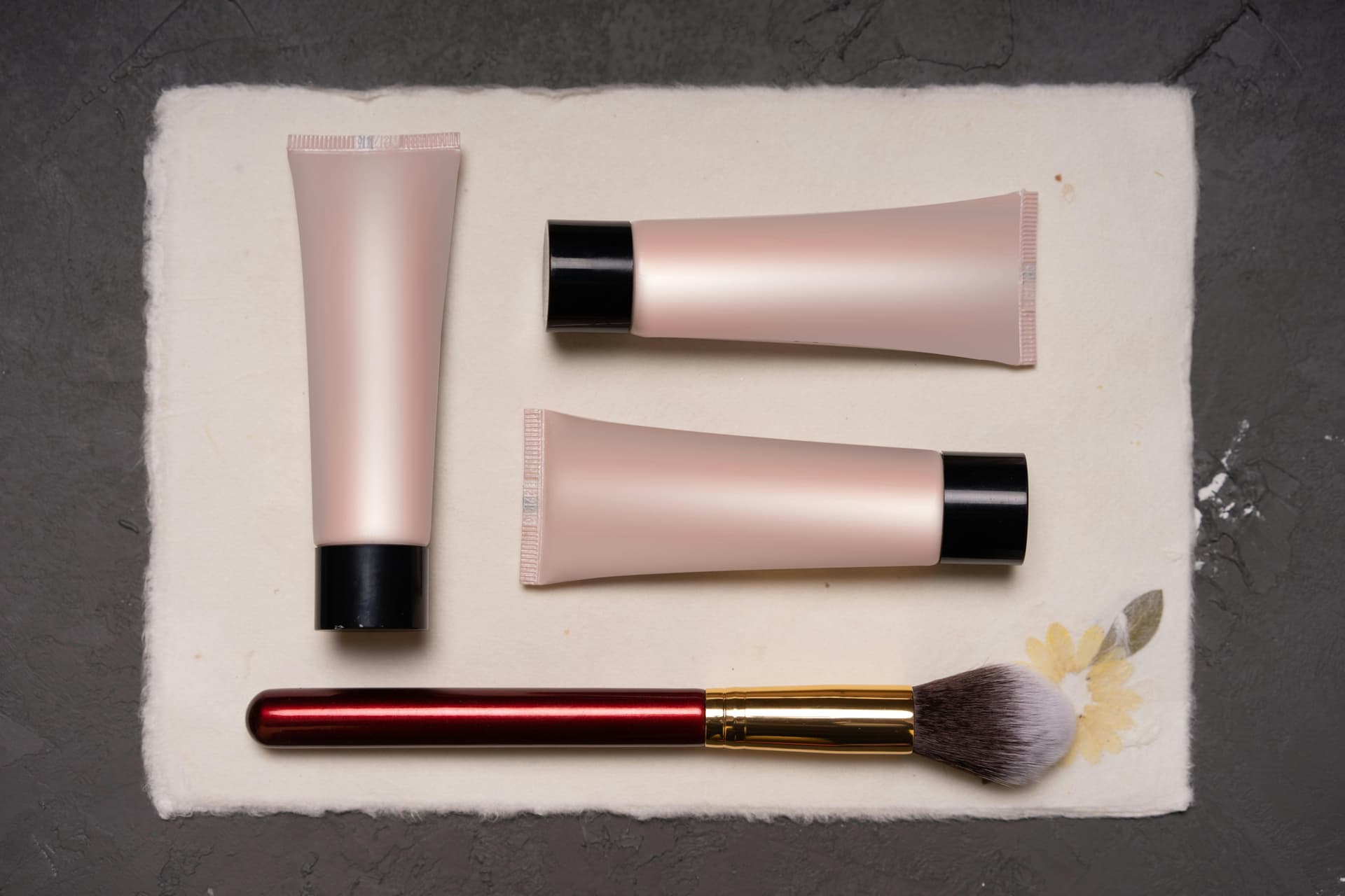 Hourglass Make Up Must-Haves for a Glamorous Look