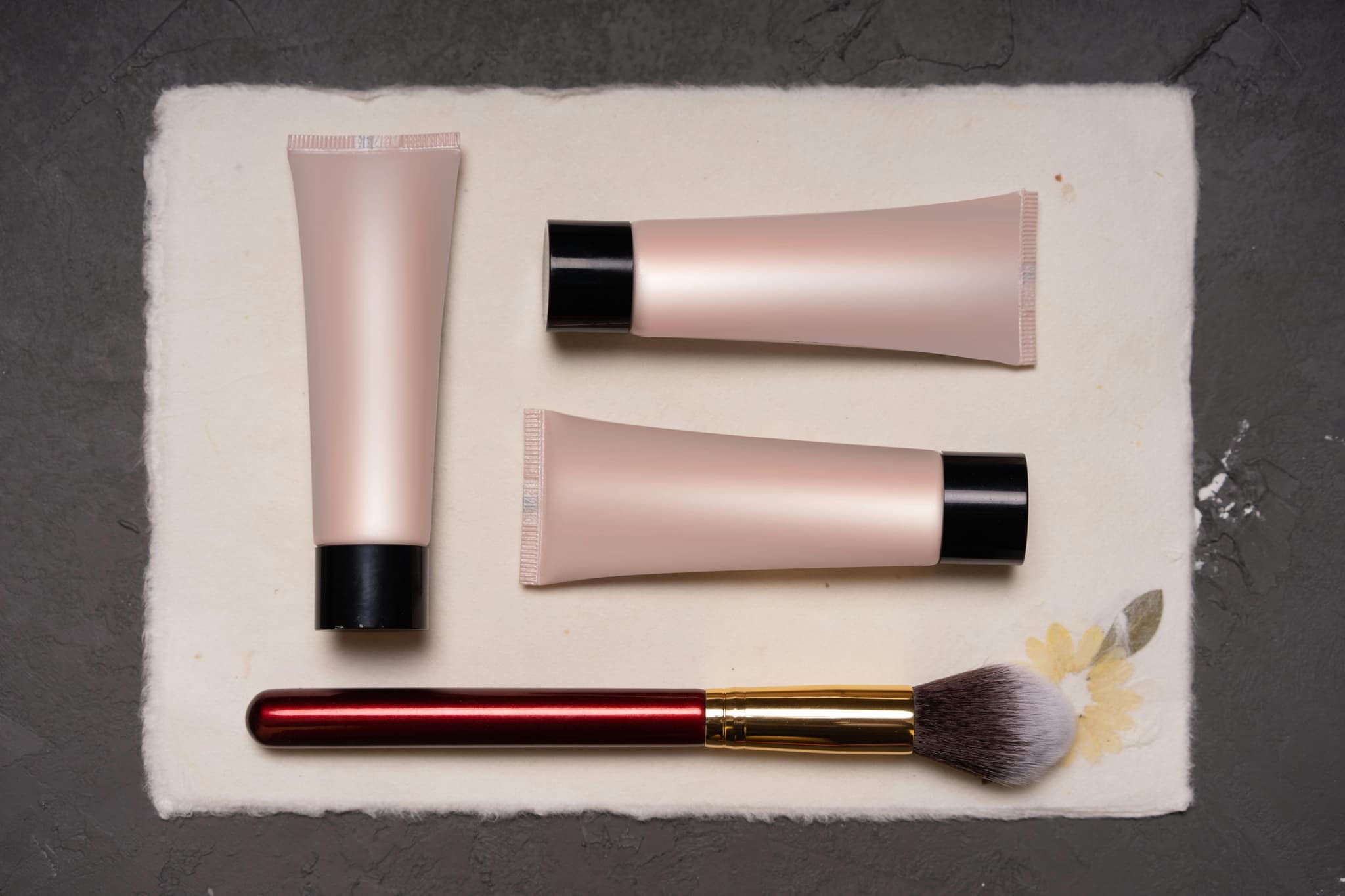 Hourglass Make Up Must-Haves for a Glamorous Look