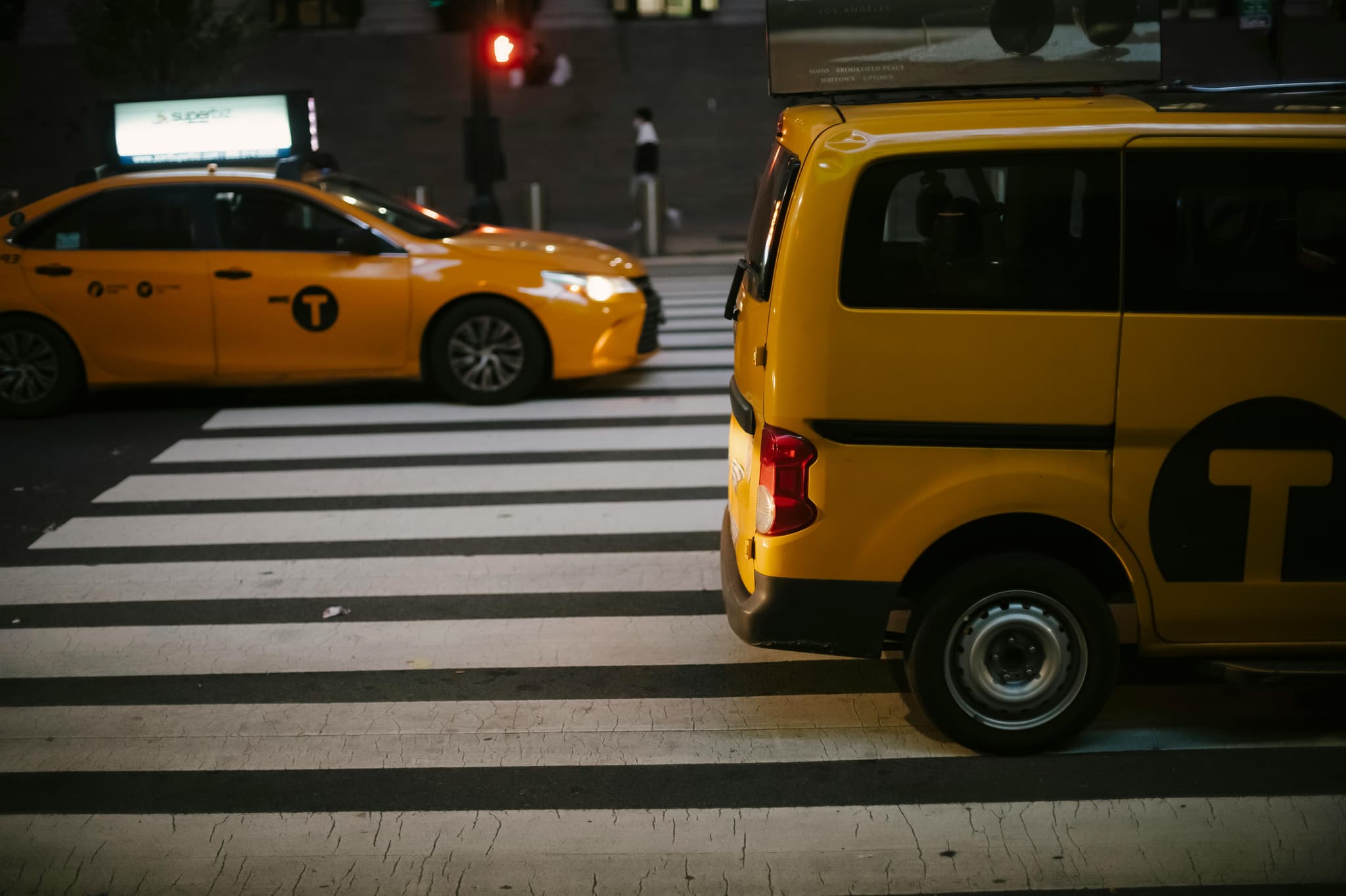 Luxury Brooklands Minicabs for Business &amp; Leisure